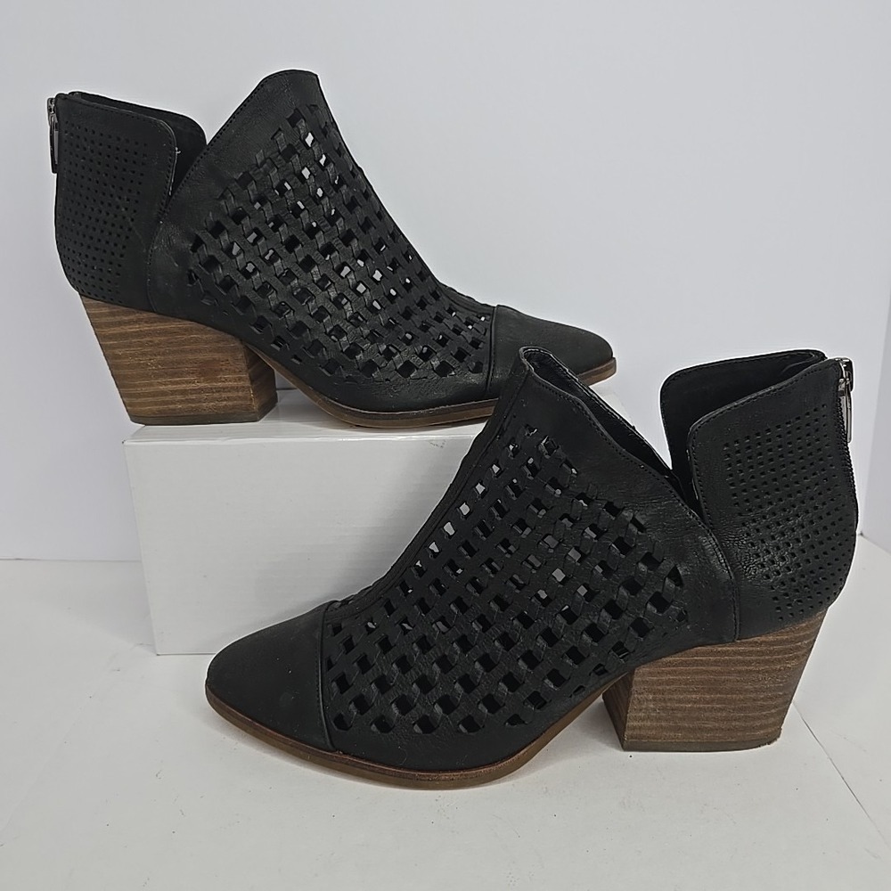 Vince Camuto Neeja Perforated Black Leather Ankle Booties Size 8.5M Western